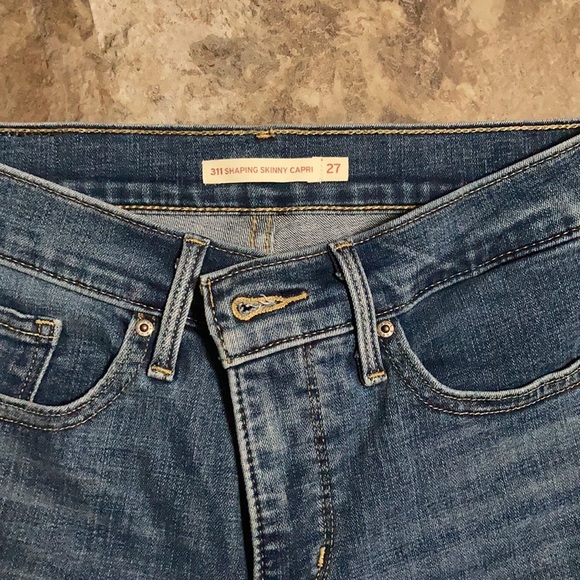 Signature by Levi Strauss Denim - NWOT - Levi Strauss - Women's - 311 Shaping Skinny Capri (27)
